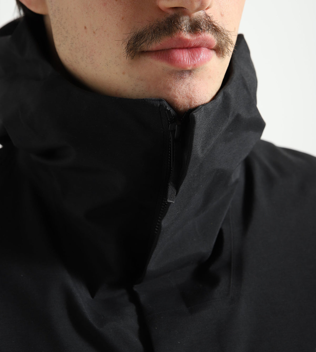 Veilance Monitor Down Coat Black